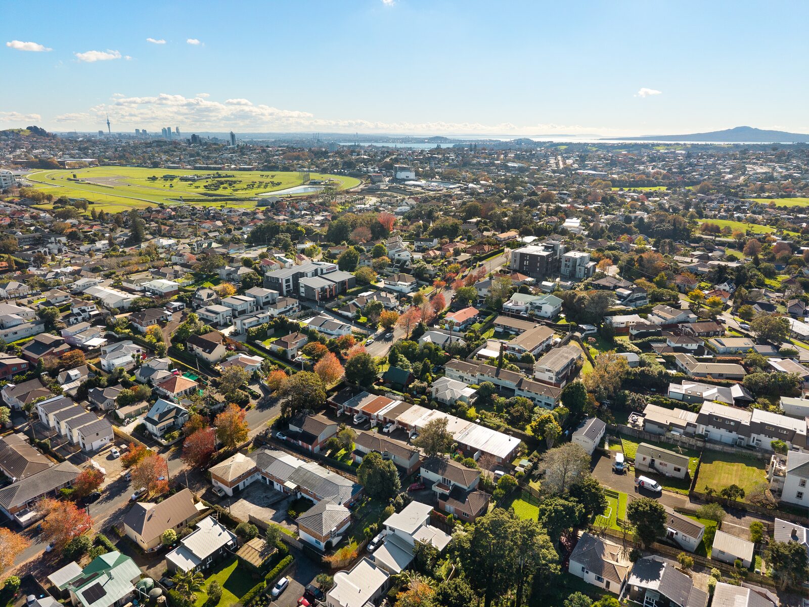 Changing property managers: what a clean handover file contains